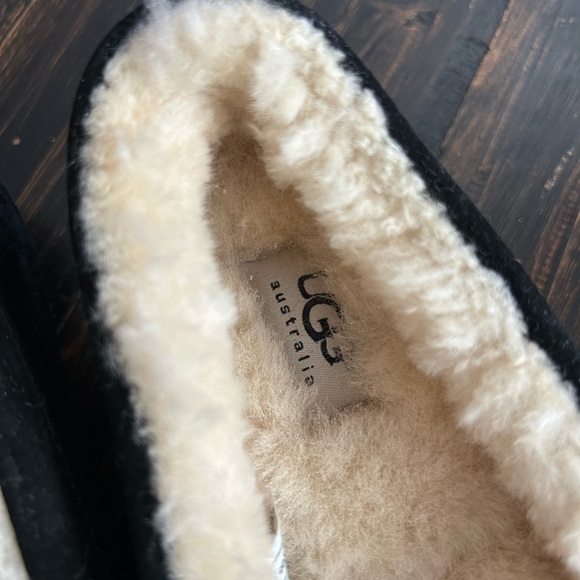Women’s UGG Ansley Black Suede Moccasin Slippers - Picture 2 of 5